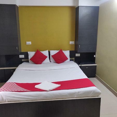 סיליגורי Hotel Jagat מראה חיצוני תמונה