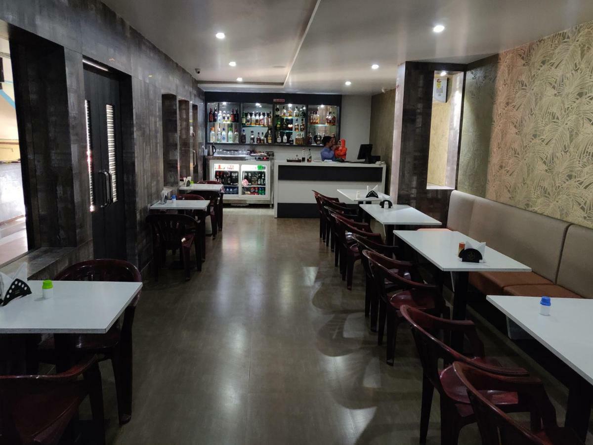 סיליגורי Hotel Jagat מראה חיצוני תמונה